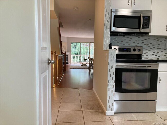 Foto del edificio - 903 Pondside Dr