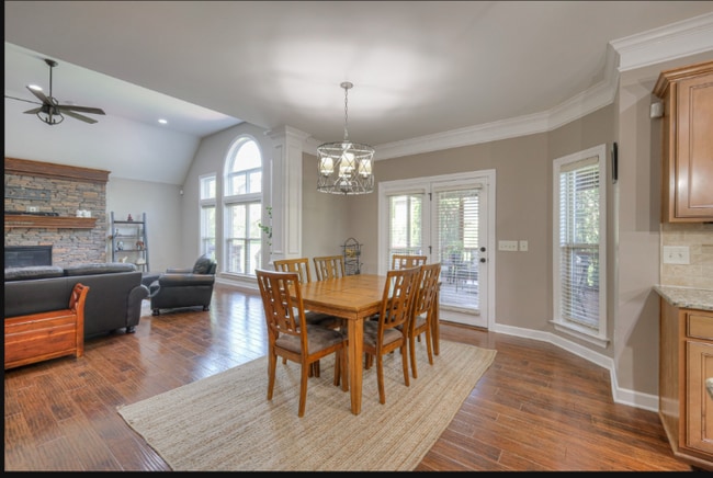 Building Photo - 442 Victorian Park Cir