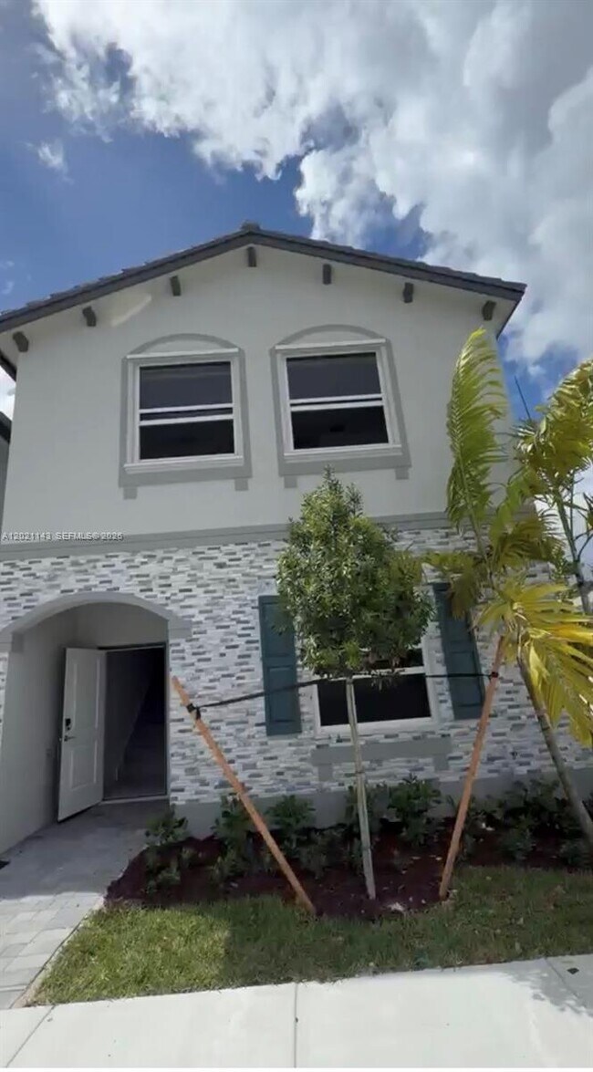 Foto del edificio - 1063 SE 2nd St