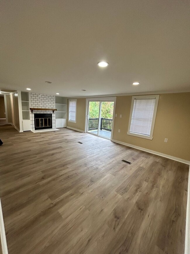 Foto del edificio - Spacious 3-Bedroom, 2-Bath Mobile Home on 1 Acre – Pet-Friendly and Perfect for Outdoor Living!