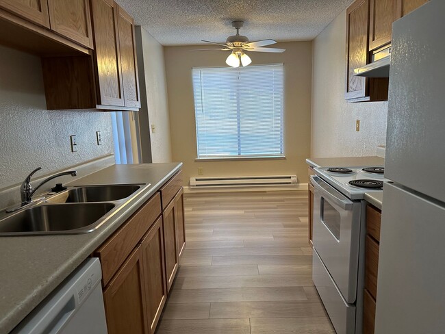 Building Photo - One Bedroom For Rent