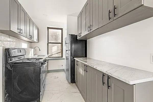Foto del edificio - 49 6th Ave