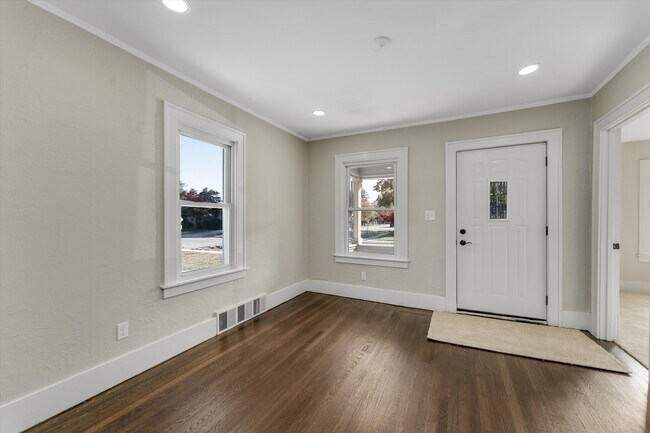 Building Photo - 292 W Marshall St