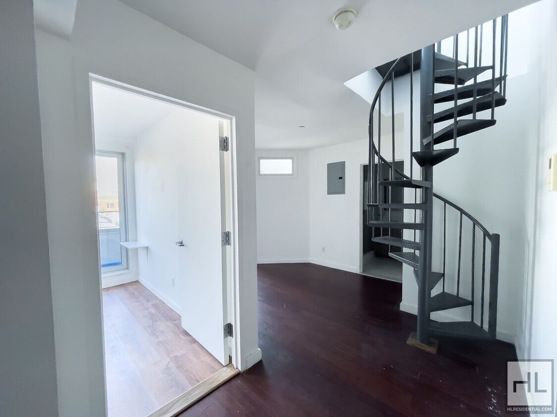 Primary Photo - STANHOPE STREET / Spacious Bushwhick 2-Bed...