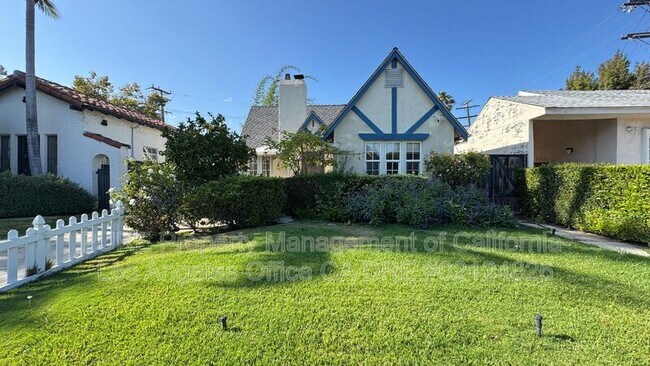 Foto del edificio - 8561 Clifton Way