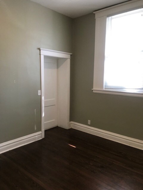 Foto del edificio - 2352 N Drake Ave