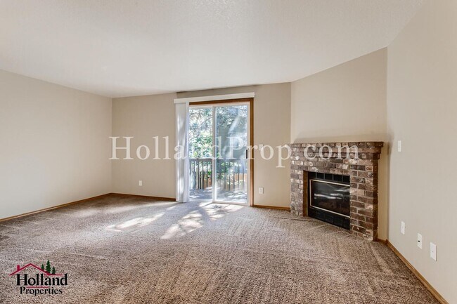 Photo - Lovely End unit of a triplex with garage Townhome