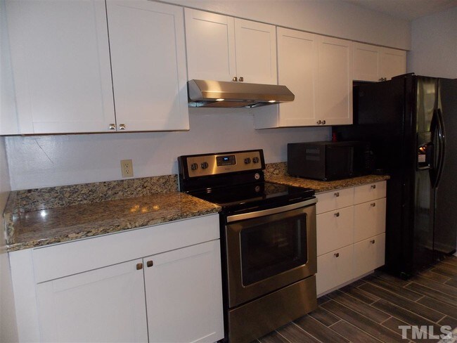 Building Photo - 100 Finley Forest Dr