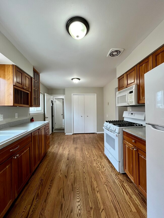 Foto del edificio - 969 Harrison Blvd