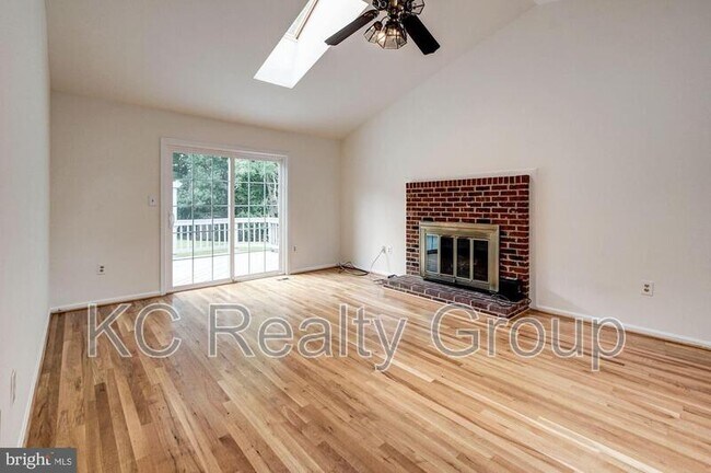 Building Photo - 13700 Pendleton St