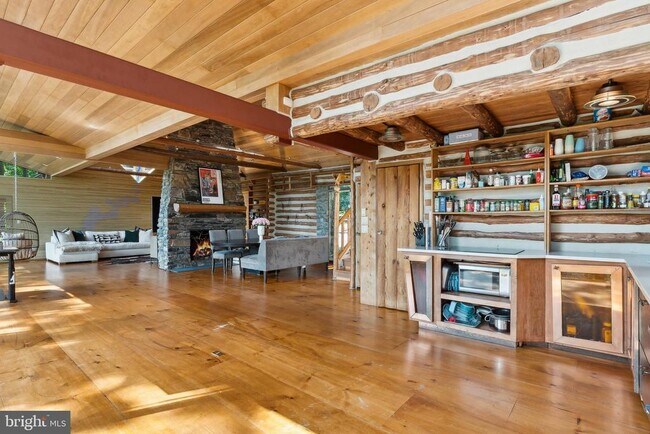 Foto del edificio - 11540 Springridge Rd