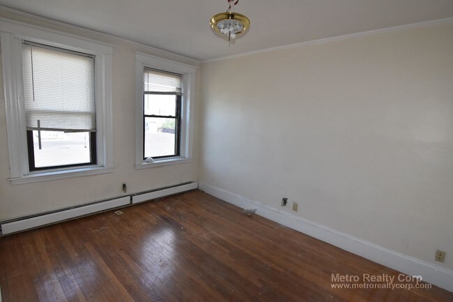 Building Photo - 383 Broadway