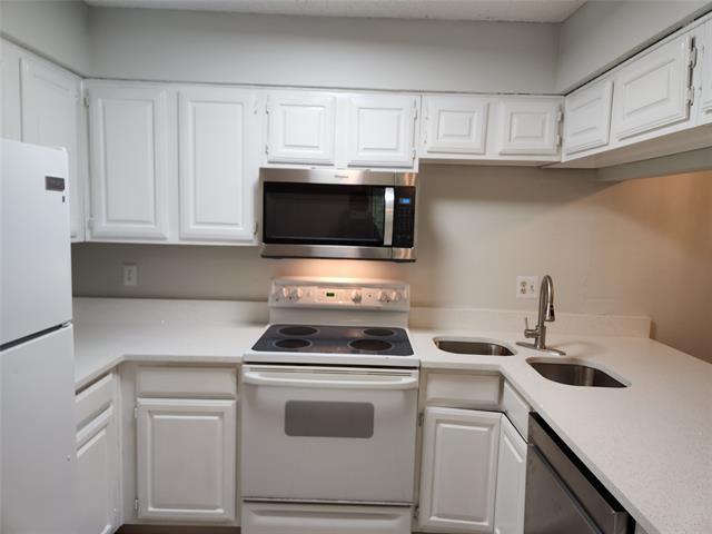 Primary Photo - 8545 Midpark Rd