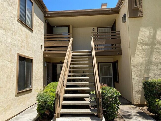 Foto del edificio - Updated Two Bedroom Two Bathroom Condo!