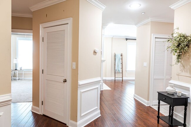 Building Photo - Luxurious Condo in Downtown Fayetteville