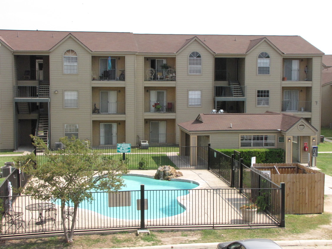 Primary Photo - Monterrey Park Apartments