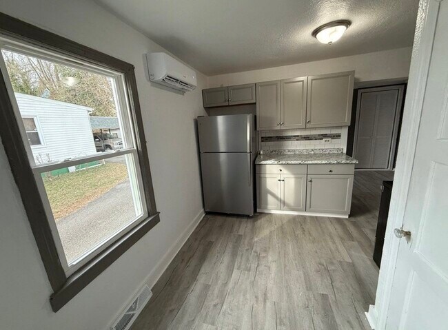 Foto del edificio - 775 Melrose Ave