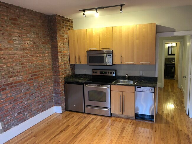 Building Photo - 1741 S St NW