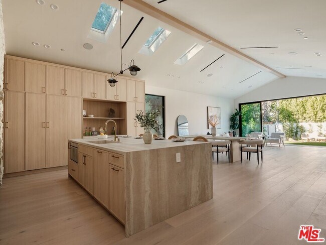 Foto del edificio - 14647 Morrison St