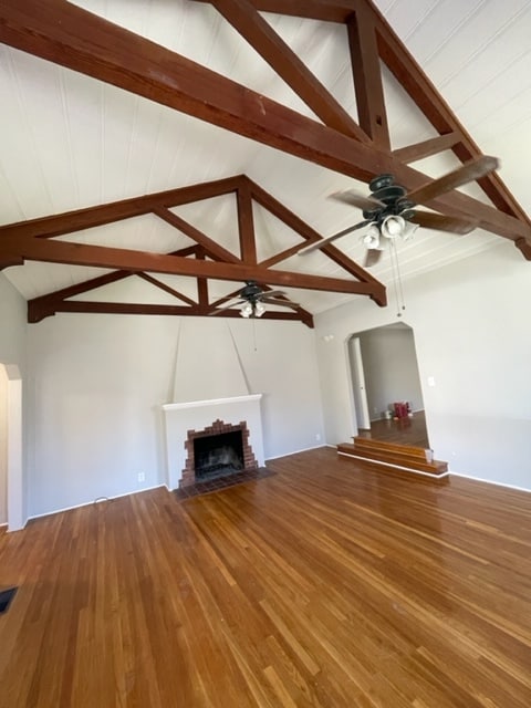 Living Room with Vaulted Ceilings - 2314 Mira Vista Ave