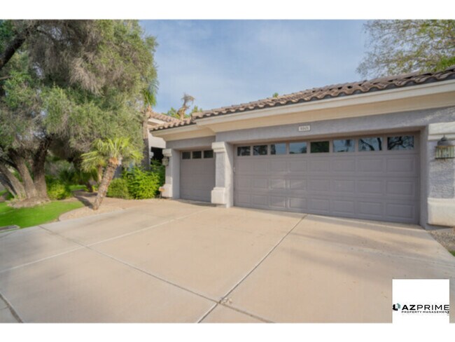 Building Photo - Here is the Perfect Scottsdale 4/2.5 Famil...