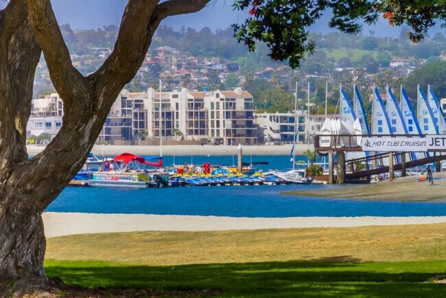 Building Photo - 3696 Bayside Walk