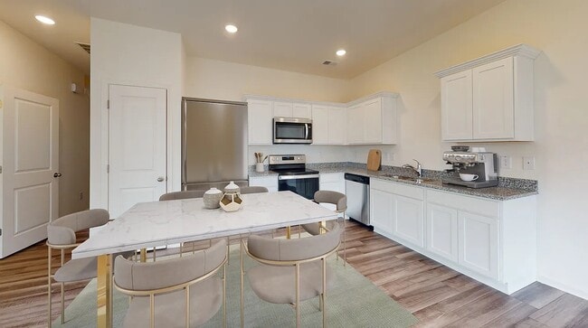 Building Photo - 321 Winton Way