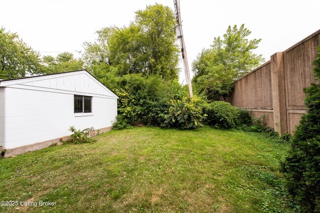 Building Photo - 2512 Gardiner Ln