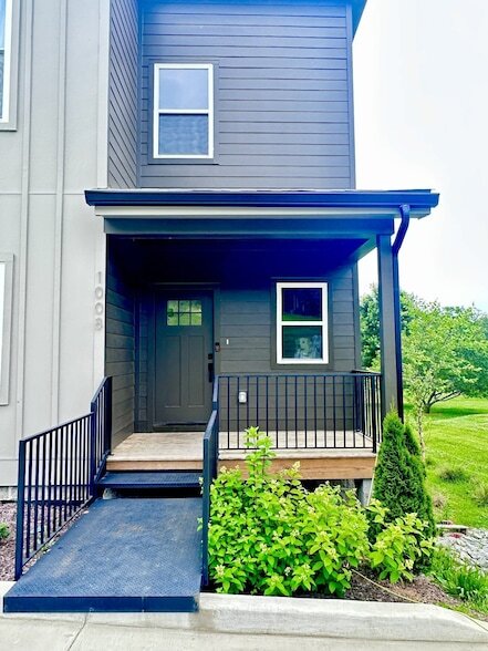 Building Photo - 1008 Fontaine Dr