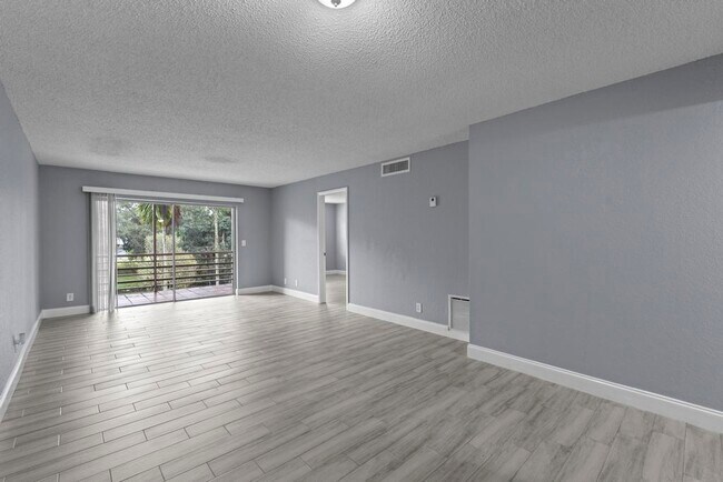 Building Photo - 120 Sparrow Dr
