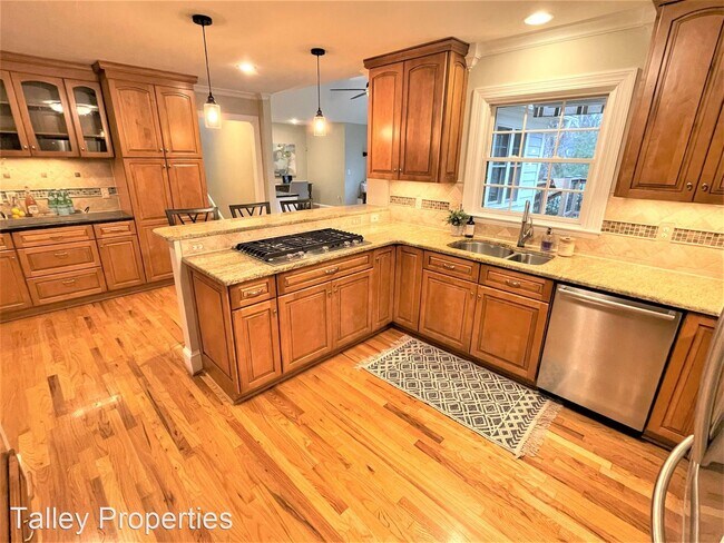 Building Photo - 4 br, 2.5 bath House - 6807 Needham Drive