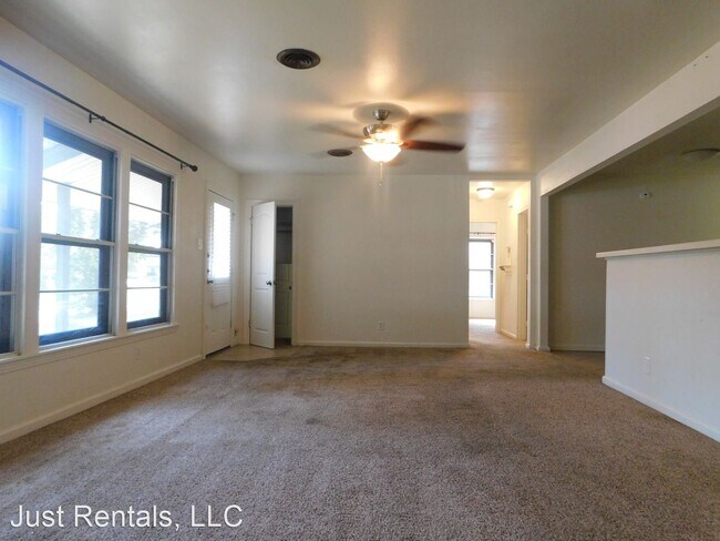 Building Photo - 3 br, 2 bath House - 516 Valley Rd