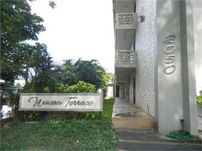 Building Photo - 2050 Nuuanu Ave