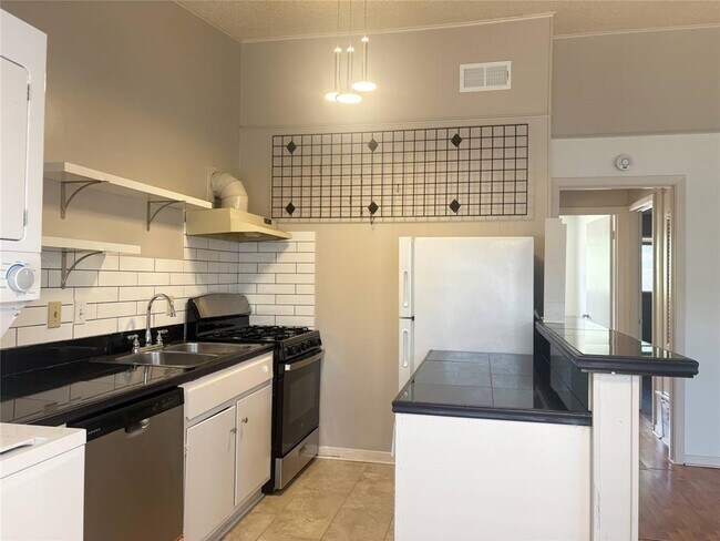 Foto del edificio - 600 W 51st St
