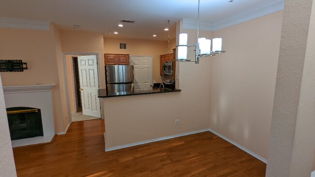 Foto del edificio - 1570 Spring Gate Dr.