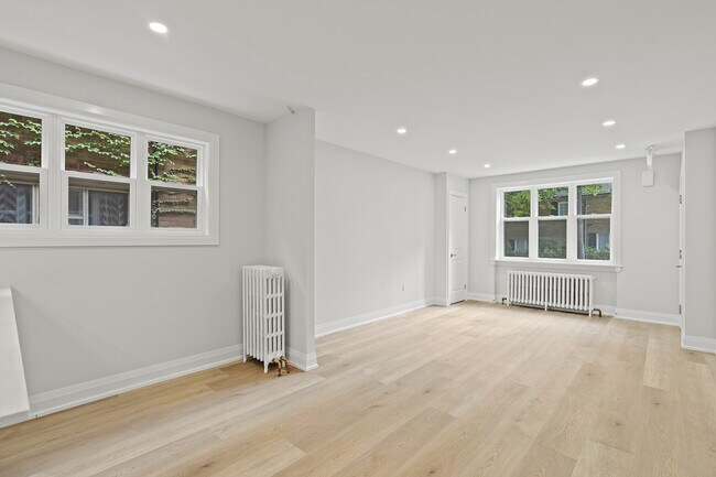 Photo du bâtiment - 28 Strathgowan Ave