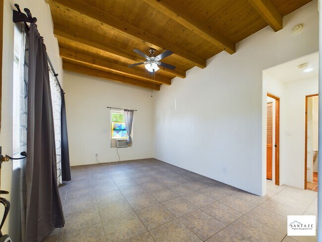 Foto del edificio - Single Level, Single Family Home Available...