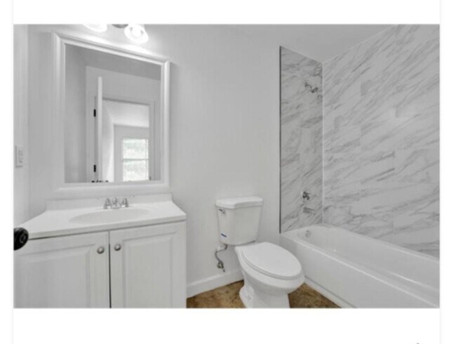 Building Photo - 2855 Choctaw Ave