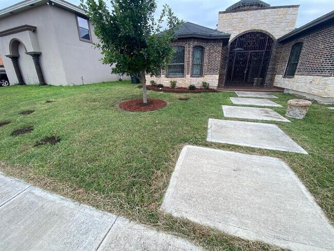 Foto del edificio - 2217 Grapefruit Ave