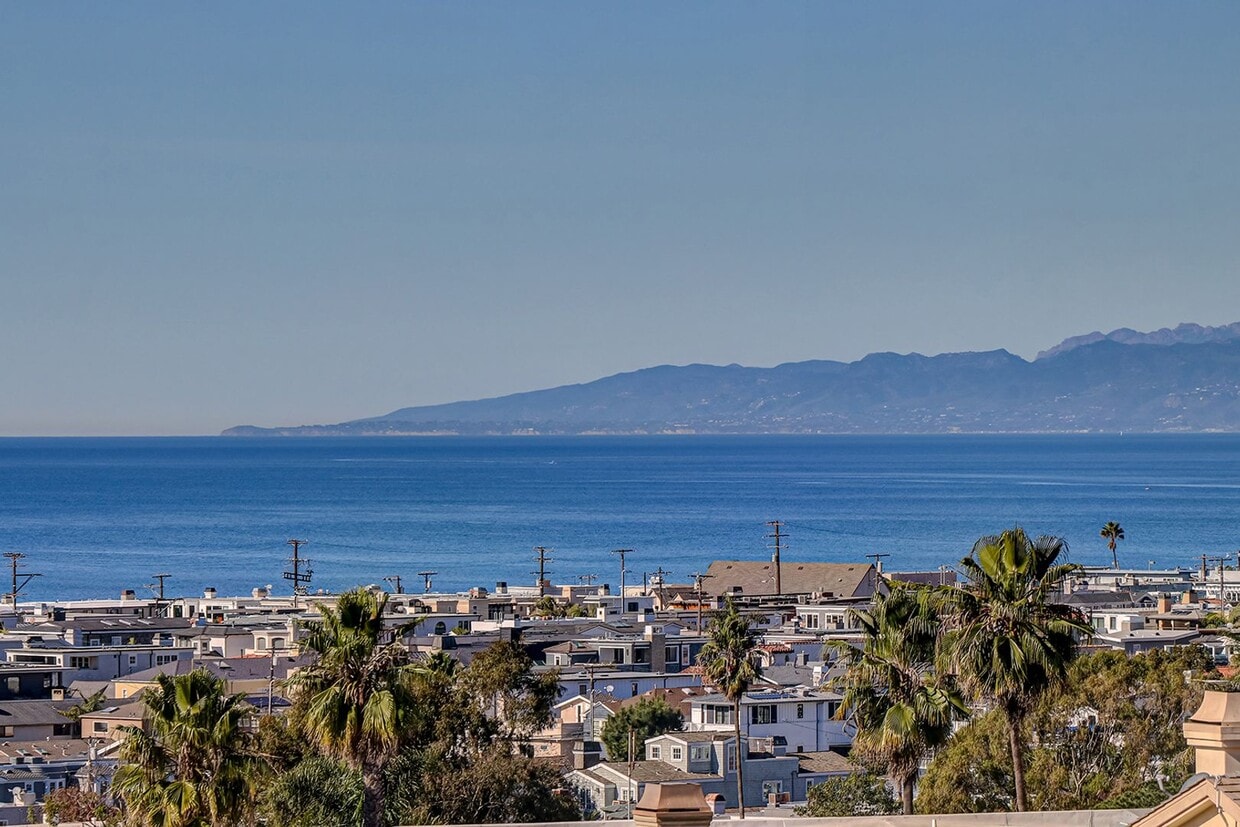 Beautifully Remodeled, 4BR4.5BA Hill Section Home w/ Amazing Panoramic Ocean Views, 3 Decks, Atri... - Beautifully Remodeled, 4BR4.5BA Hill Section Home w/ Amazing Panoramic Ocean Views, 3 Decks, Atri...