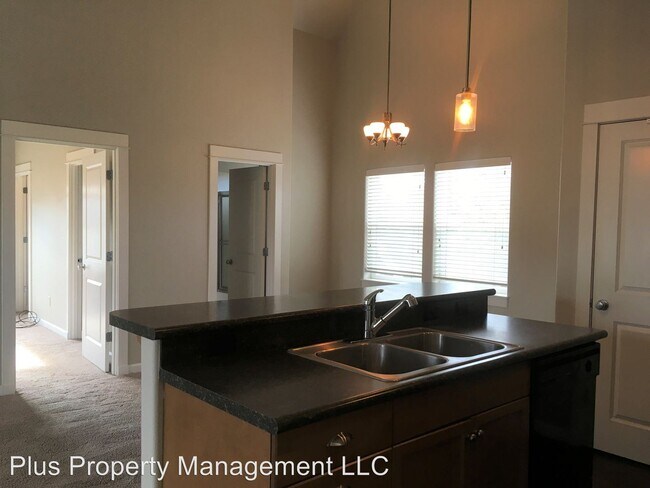 Building Photo - 1532 Northwest Mount Washington Drive