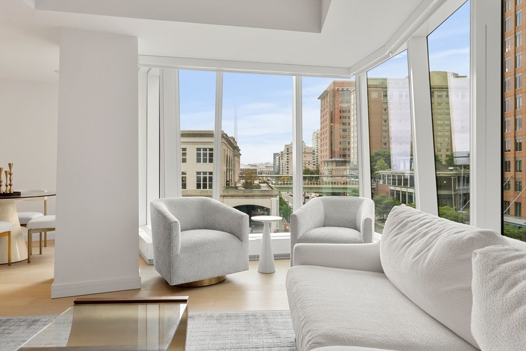 Primary Photo - 150 Seaport Blvd