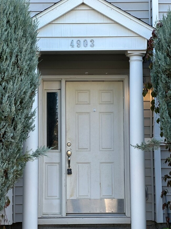 Building Photo - 4903 Porlier Ln
