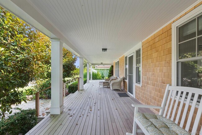 Building Photo - 91 Beach Ln