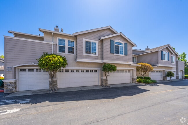 Building Photo - California Highlands