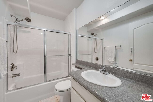 Foto del edificio - 10924 Bloomfield St