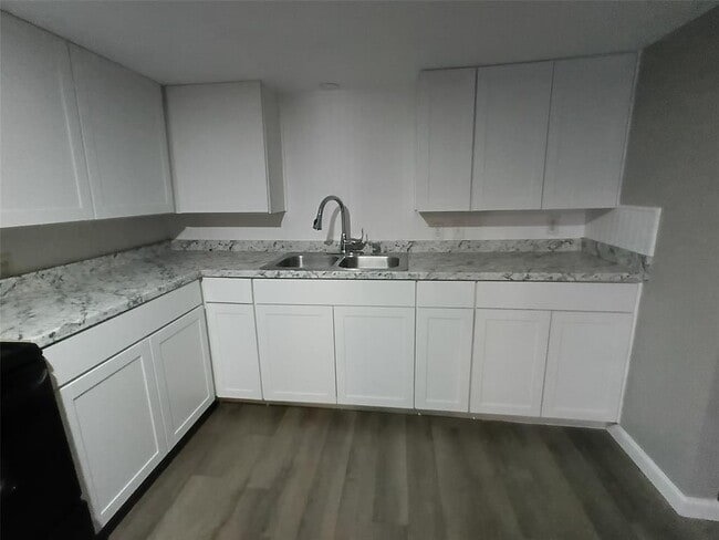 Foto del edificio - 1712 Thompson Dr