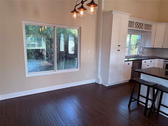 Foto del edificio - 8582 Universe Ave