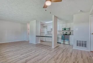 Foto del edificio - 600 Heather Ridge Dr