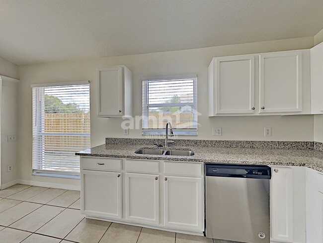 Building Photo - 10311 Hunters Haven Blvd